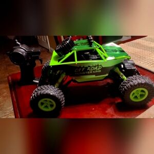 New 4x4 Off-road Monster King Full Function Control 2.4 GHz Battery included